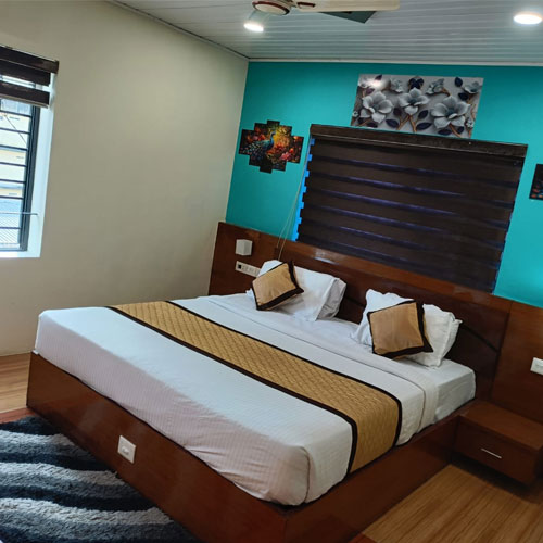 Deluxe AC Room